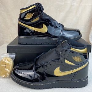 Jordan 1 Retro High OG Black Metallic Gold 2020